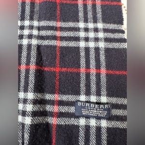 Burberry 100% Lambswool Scarf Amazing Condition Authentic